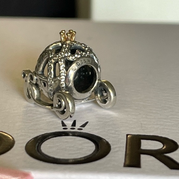 Authentic Disney x Pandora Cinderella’s Pumpkin Carriage charm two toned gold - Picture 3 of 10